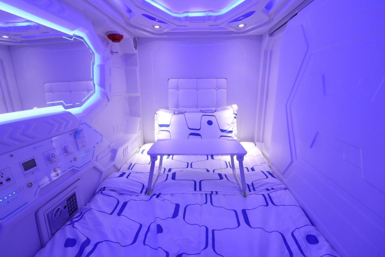 Jc Space Capsule Hotel Kuah Eksteriør bilde